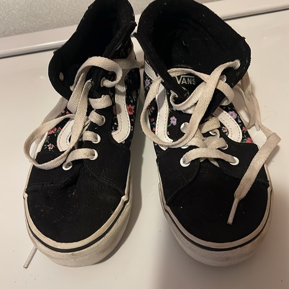 Vans - Picture 2 of 5